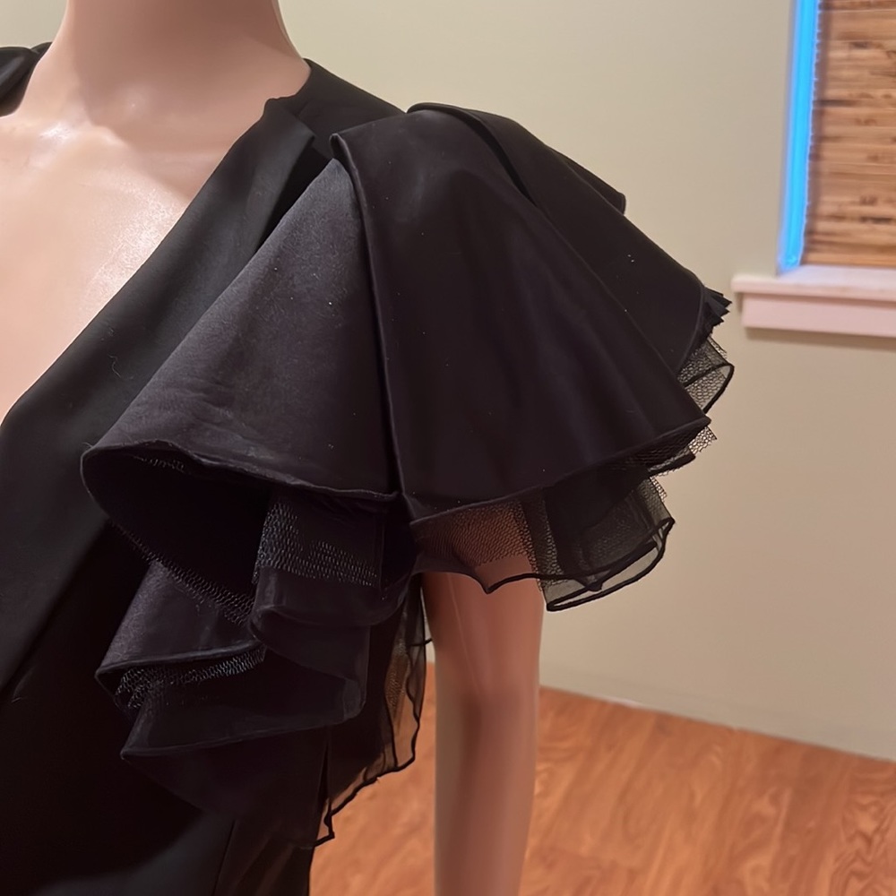 BCBGMaxAzaria Black Vest With Satin And Net Decoration On Left Shoulder Size L - Picture 2 of 8